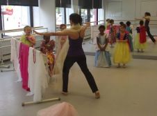 Samia_group_costumes_250.jpg